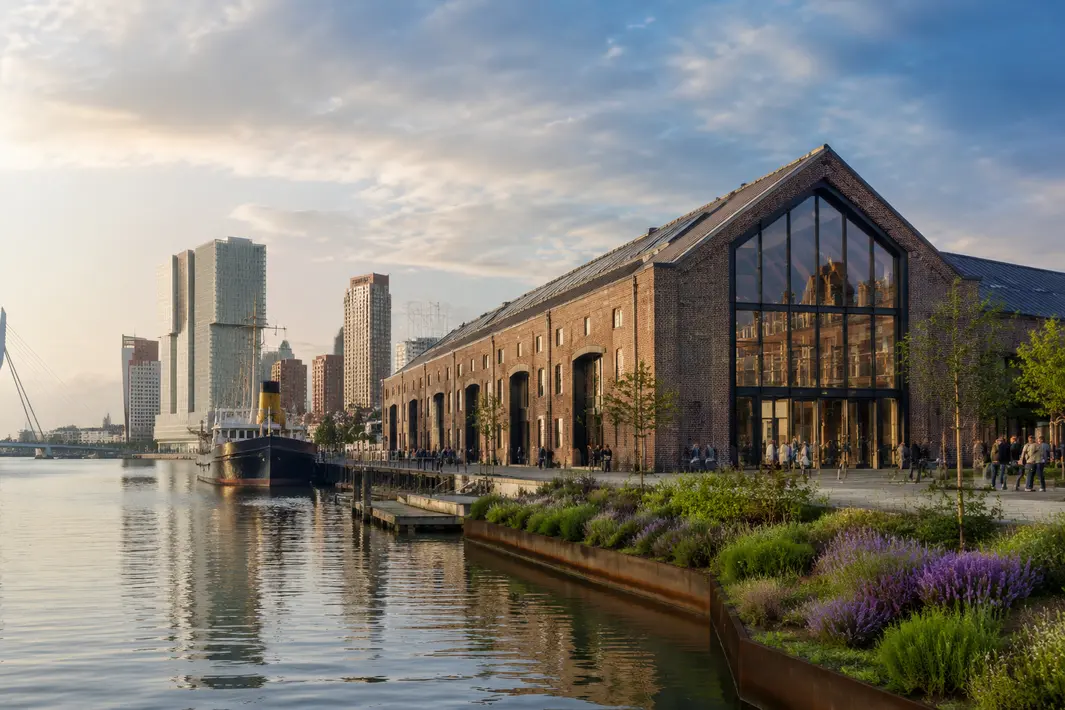 Migratiemuseum transformeert oude havenloods tot bloeiende trekpleister in én rondom Rotterdam